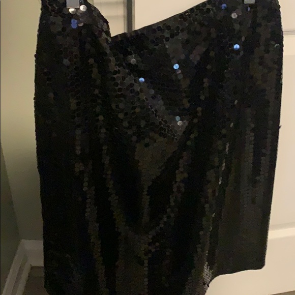 Black suit - Picture 3 of 4